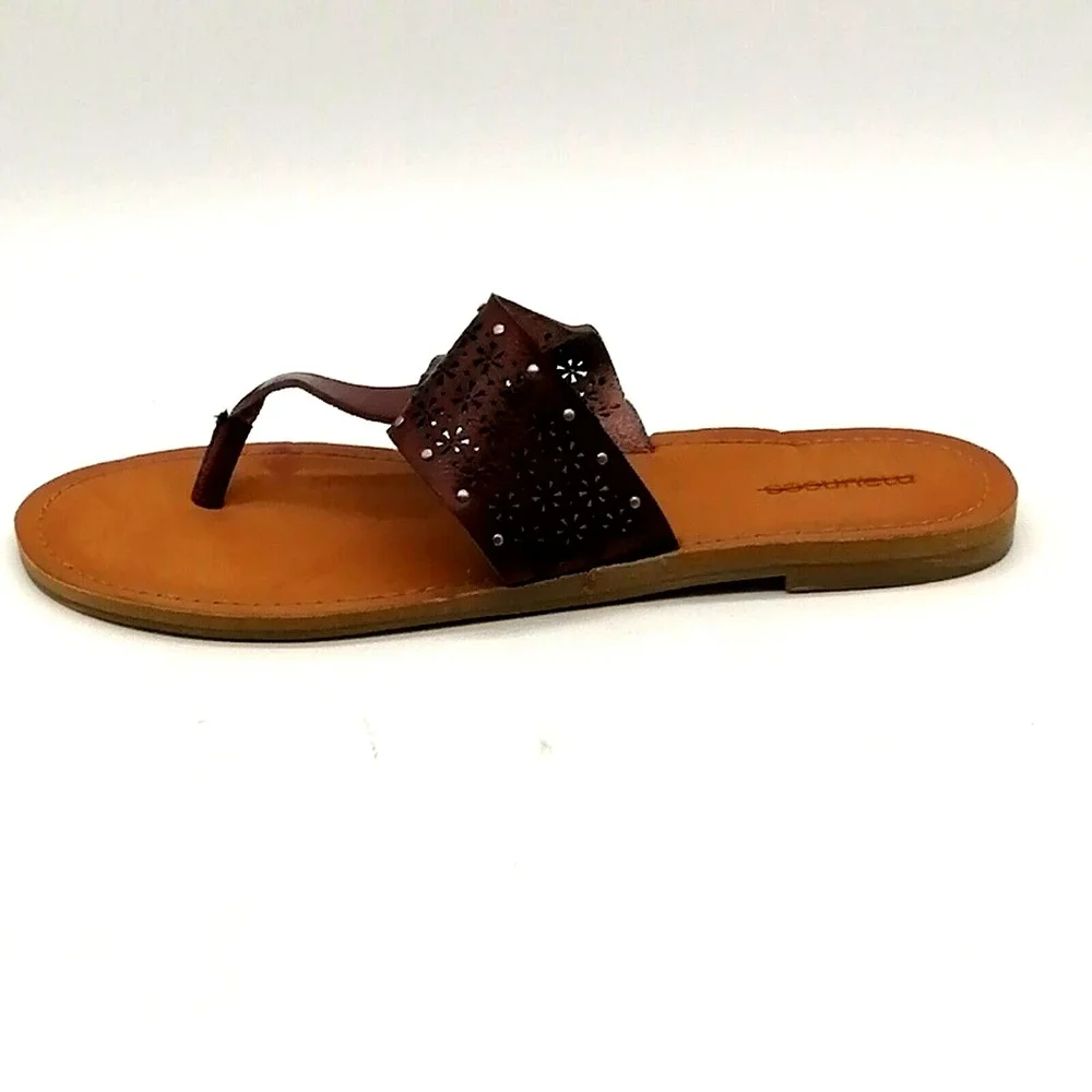 Maurices Shoes Womens Pryia‎ Brown 10 Thong Sandal Wide Strap Studded Flat